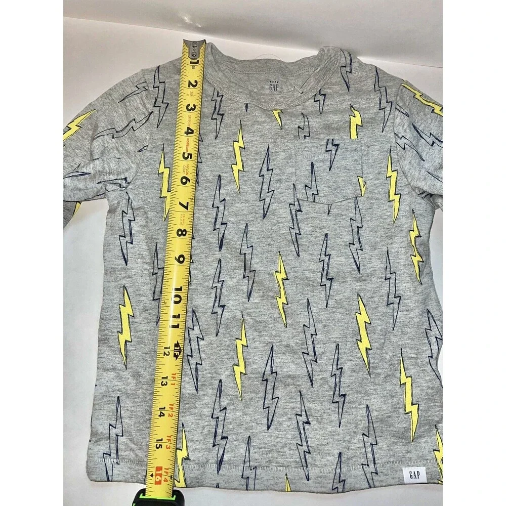 Gap Kids Boys Long Sleeve Graphic T-Shirt Size 3 years  New Without tags.
